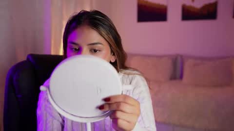 Sara online show from October 17, 2025, 11:51 pm