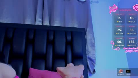  Sara  online show from April 1, 2026, 9:45 pm