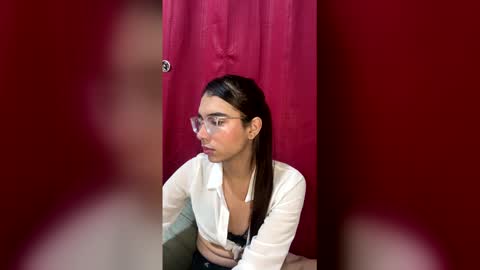 sarasaenz999 online show from April 9, 2026, 8:53 am