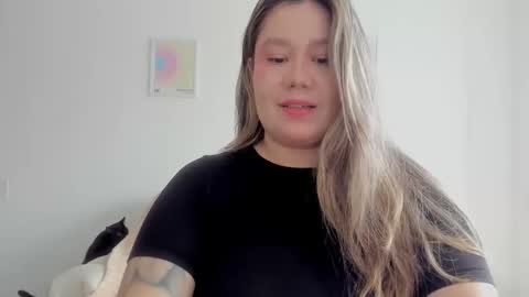 Sara  sarasmithfun by instagram online show from May 26, 2026, 4:58 pm