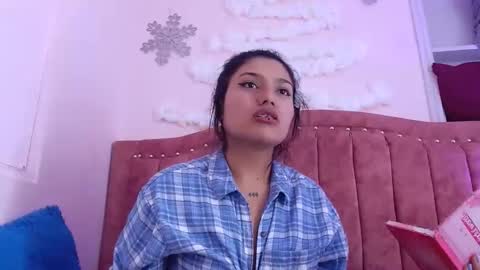 Snapshot of sarastonesx chatting on December 13, 2024, 5:38 am sarastonesx online show from December 13, 2024, 5:38 am