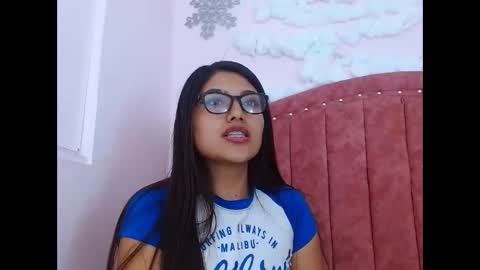 Snapshot of sarastonesx chatting on January 19, 2025, 10:39 am sarastonesx online show from January 19, 2025, 10:39 am