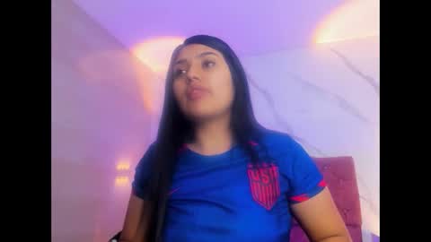 sarastonesx online show from April 18, 2026, 7:34 am