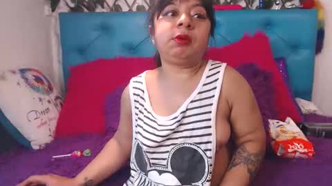 Snapshot of sarawiills chatting on May 6, 2026, 7:19 pm Sara Wills online show from May 6, 2026, 7:19 pm