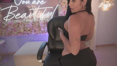 Sara Winstone online show from March 7, 2026, 8:17 pm