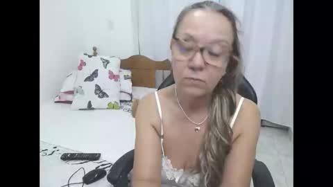 saray1221 online show from March 3, 2026, 9:53 pm