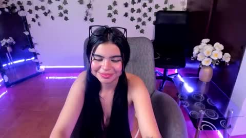 saray__jones online show from January 20, 2025, 7:14 pm