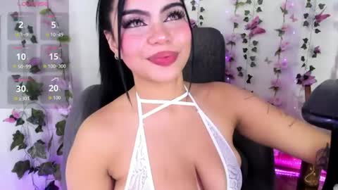 saray__jones online show from July 13, 2026, 7:49 pm