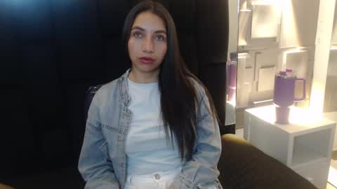 Snapshot of saray_pink chatting on January 14, 2026, 12:00 pm Saray Pink online show from January 14, 2026, 12:00 pm