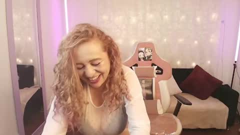 Snapshot of saray_soto chatting on April 23, 2026, 12:29 pm Saray online show from April 23, 2026, 12:29 pm