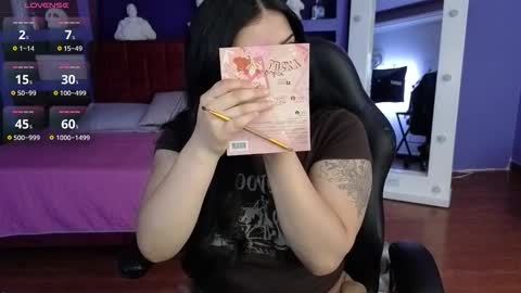 Sari  online show from February 5, 2026, 8:46 pm