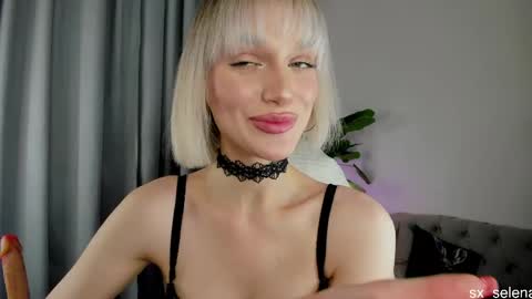 Snapshot of sarilit chatting on April 26, 2026, 3:04 am Your Selena 3 online show from April 26, 2026, 3:04 am