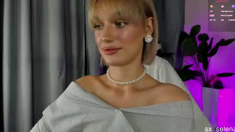 Snapshot of sarilit chatting on July 11, 2026, 2:14 am Your Selena 3 online show from July 11, 2026, 2:14 am