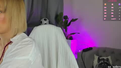 Snapshot of sarilit chatting on July 12, 2026, 2:02 am Your Selena 3 online show from July 12, 2026, 2:02 am