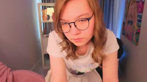 Snapshot of sarionne chatting on July 31, 2026, 1:21 pm Lia online show from July 31, 2026, 1:21 pm