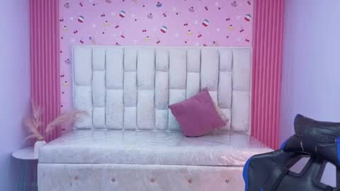 Sara  online show from June 7, 2026, 12:53 pm