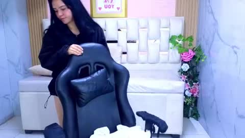 Sara  online show from July 14, 2026, 10:21 am
