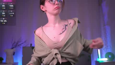 sarralane online show from December 13, 2024, 12:50 pm