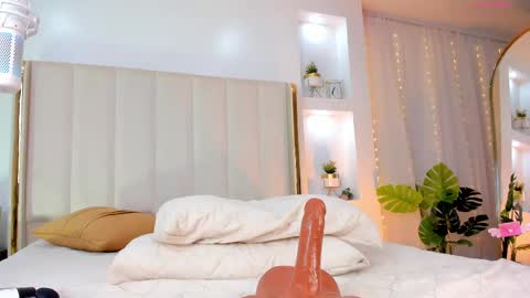 Snapshot of sary_hott chatting on February 14, 2025, 8:31 am My Name Is Sara C. Welcome online show from February 14, 2025, 8:31 am