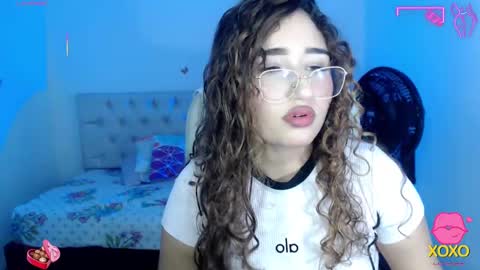 Snapshot of sasha_17_ chatting on October 6, 2025, 5:10 pm Sofia online show from October 6, 2025, 5:10 pm