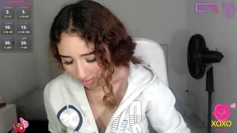 Snapshot of sasha_17_ chatting on October 28, 2025, 6:43 pm Sofia online show from October 28, 2025, 6:43 pm