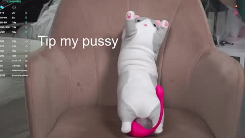 sasha_arrt online show from November 7, 2025, 9:31 am