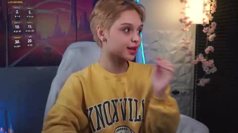 sasha_arrt online show from November 9, 2025, 9:18 am