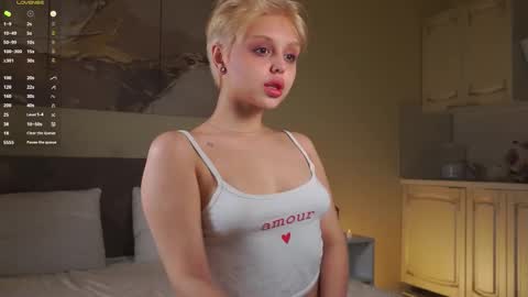 sasha_arrt online show from November 12, 2025, 9:21 am