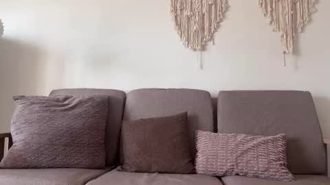 Alexandra Sasha in short online show from March 5, 2025, 5:40 am