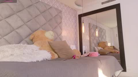 sasha_sinne online show from May 28, 2026, 12:13 pm