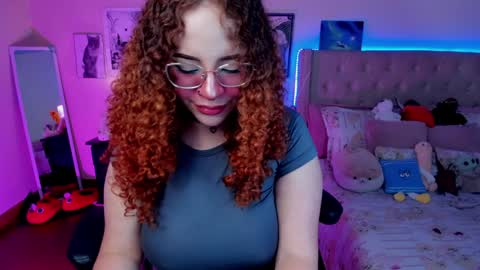 Snapshot of sashaa_love chatting on February 6, 2025, 8:39 am Tattie online show from February 6, 2025, 8:39 am