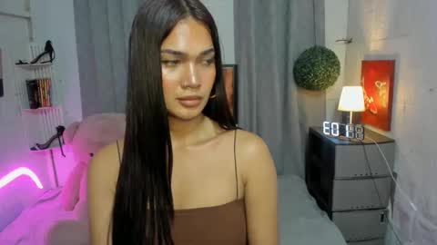 Snapshot of sashahuwanna chatting on February 26, 2025, 4:56 pm ESTELLA online show from February 26, 2025, 4:56 pm