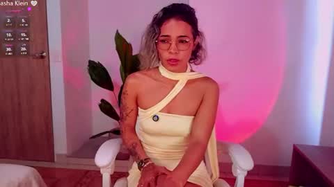 Snapshot of sashaklein chatting on July 19, 2026, 1:04 pm Sasha Klein online show from July 19, 2026, 1:04 pm