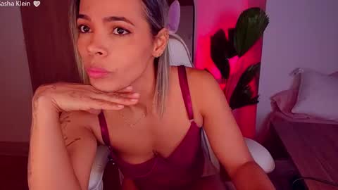 Snapshot of sashaklein chatting on July 27, 2026, 1:34 am Sasha Klein online show from July 27, 2026, 1:34 am