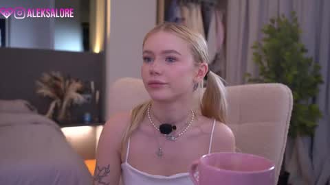 sashalore online show from March 22, 2026, 3:10 am