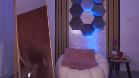 Sasha online show from March 19, 2026, 5:33 am