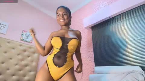 SashhaLux22 online show from February 21, 2025, 9:13 am