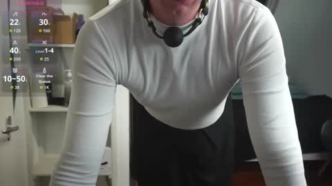 sashkasuka online show from April 7, 2026, 6:52 pm