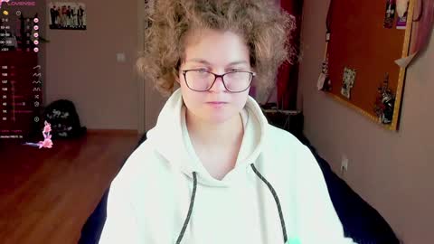 Snapshot of sashy_way chatting on December 18, 2024, 10:02 pm .Alexandra online show from December 18, 2024, 10:02 pm