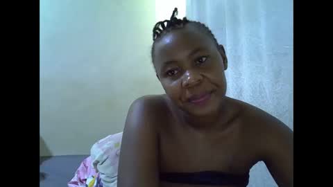 Snapshot of sassy_bella chatting on February 17, 2026, 8:33 am sassy_bella online show from February 17, 2026, 8:33 am
