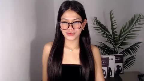 Snapshot of sassy_monie chatting on January 22, 2025, 2:37 am sassy_monie online show from January 22, 2025, 2:37 am