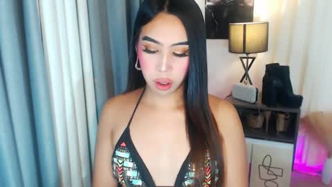 Snapshot of sassynamix chatting on June 18, 2026, 5:17 pm sassynamix online show from June 18, 2026, 5:17 pm