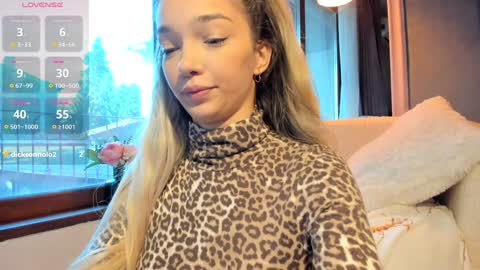 Snapshot of sassyt33n chatting on September 28, 2025, 8:20 am sassyt33n online show from September 28, 2025, 8:20 am