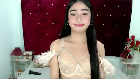 Snapshot of satiable_sashax chatting on September 23, 2025, 4:32 pm Sasha online show from September 23, 2025, 4:32 pm