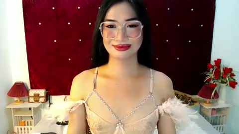 Snapshot of satiable_sashax chatting on October 6, 2025, 8:23 am Sasha online show from October 6, 2025, 8:23 am