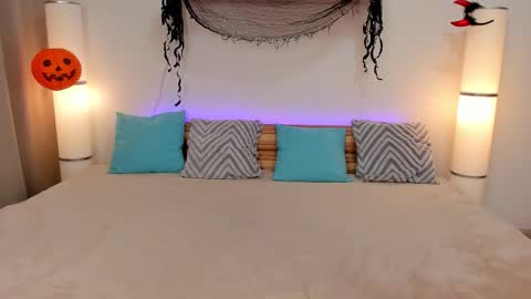 Snapshot of satimilf_ chatting on October 12, 2025, 7:18 am Sati online show from October 12, 2025, 7:18 am