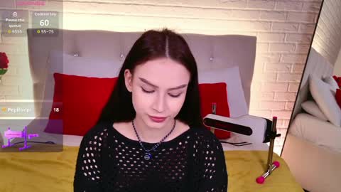 Snapshot of satiralux chatting on April 10, 2026, 6:34 pm online show from April 10, 2026, 6:34 pm