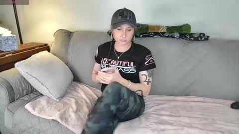 Snapshot of saturnine_princess chatting on May 19, 2026, 7:53 pm Saturn Girl online show from May 19, 2026, 7:53 pm