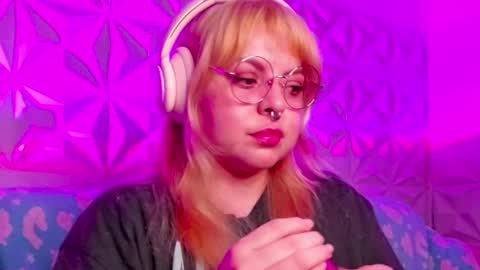 Gina George online show from October 2, 2025, 2:18 am