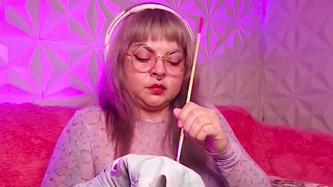 Gina George online show from November 17, 2025, 11:43 pm